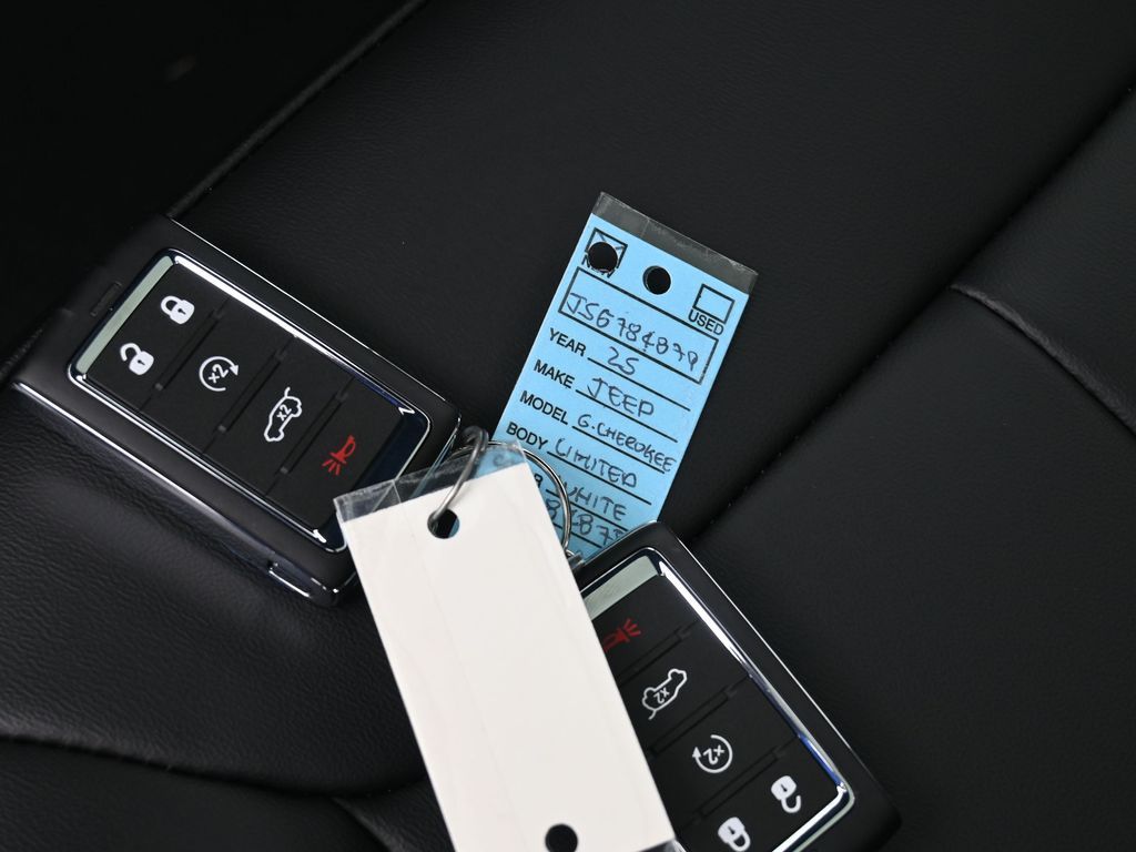 New 2025 Bright White Clearcoat Jeep Limited image 19