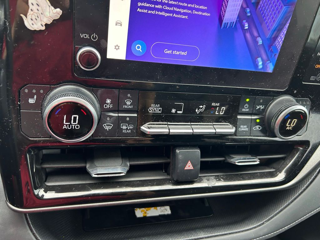 Thumbnail: 2024 Toyota Highlander - 27