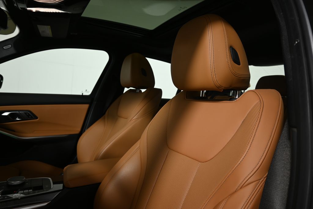 Thumbnail: 2023 BMW 3 Series - 16