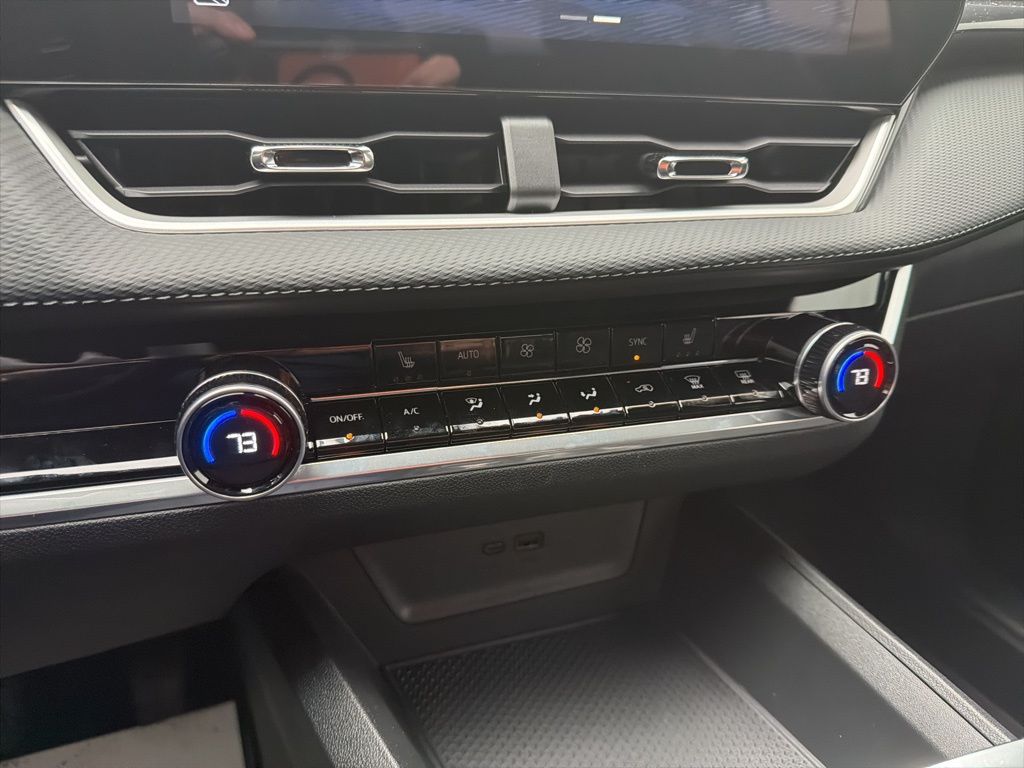 Thumbnail: 2026 Chevrolet Equinox - 32