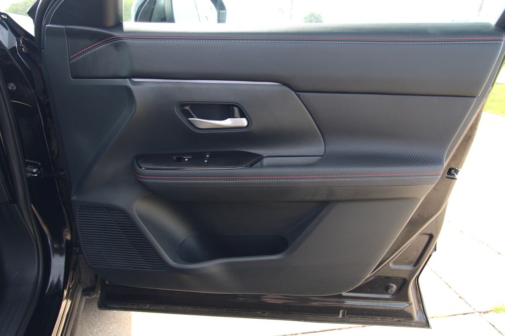 Used 2025 Nissan Kicks SUV