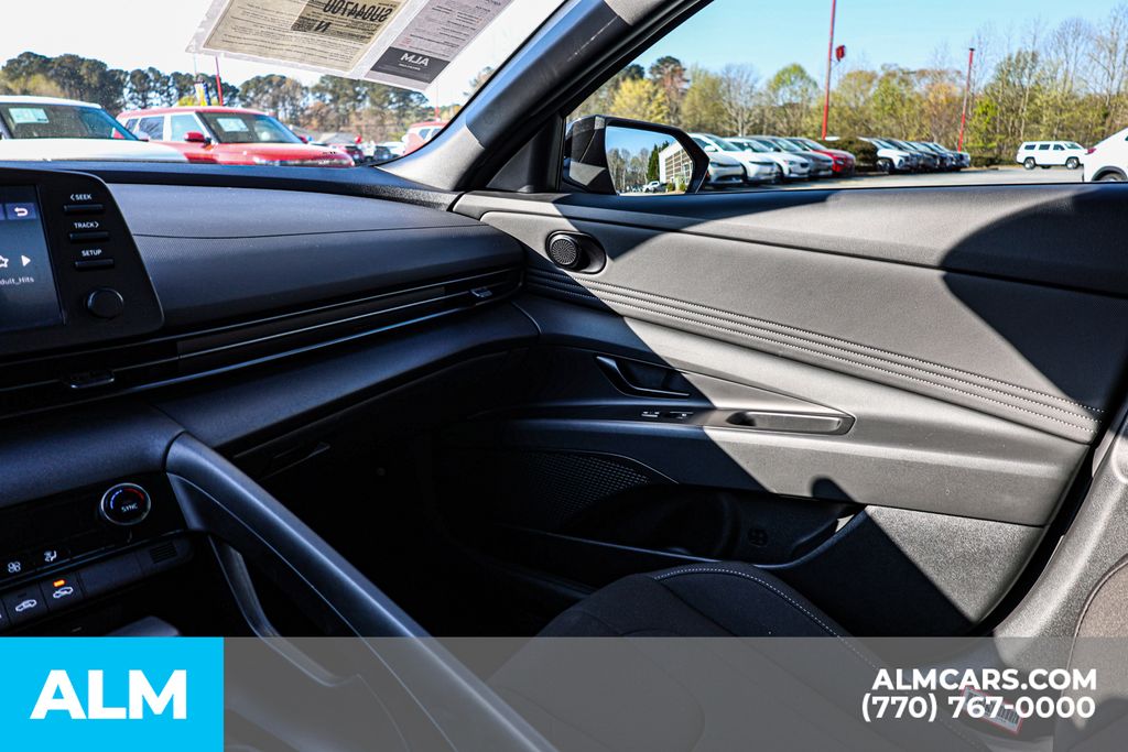 Used 2025 Red Hyundai SEL Sport image 43