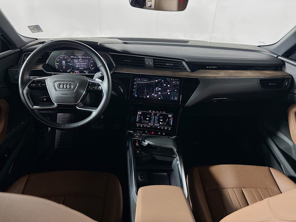2021 Audi e-tron Premium Plus