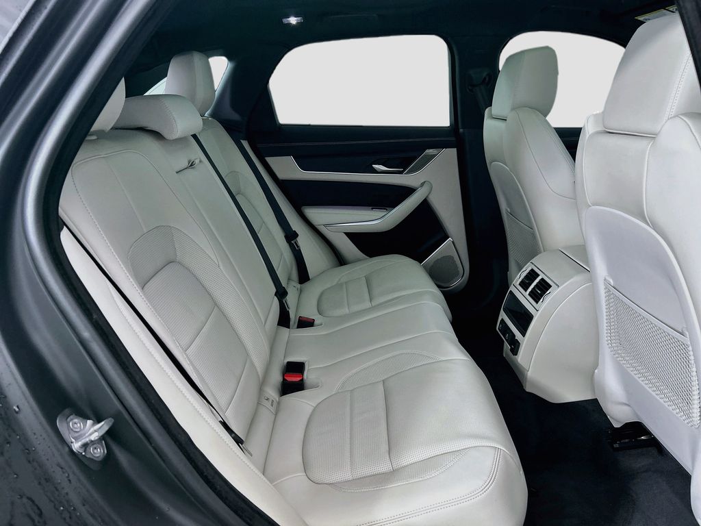 Thumbnail: 2026 Jaguar F-Pace - 20