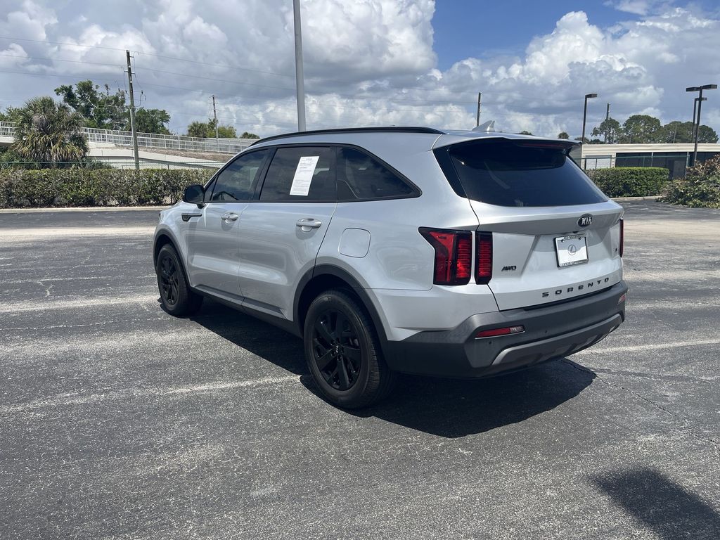 Thumbnail: 2021 Kia Sorento - 11