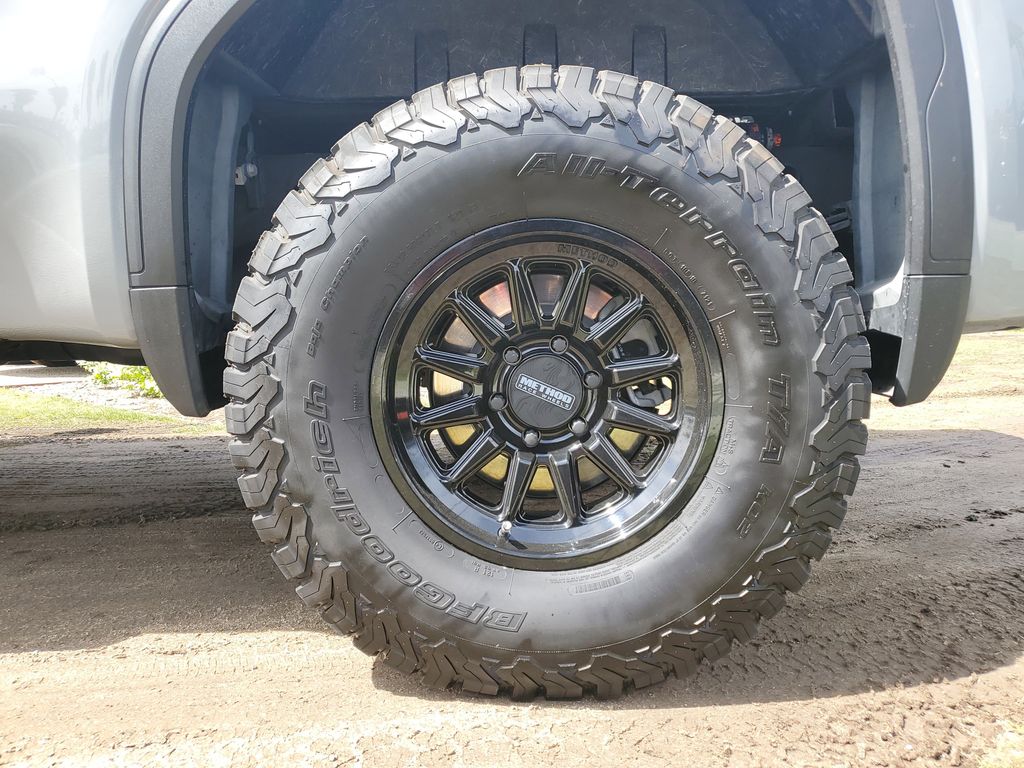 View vehicle photo 6