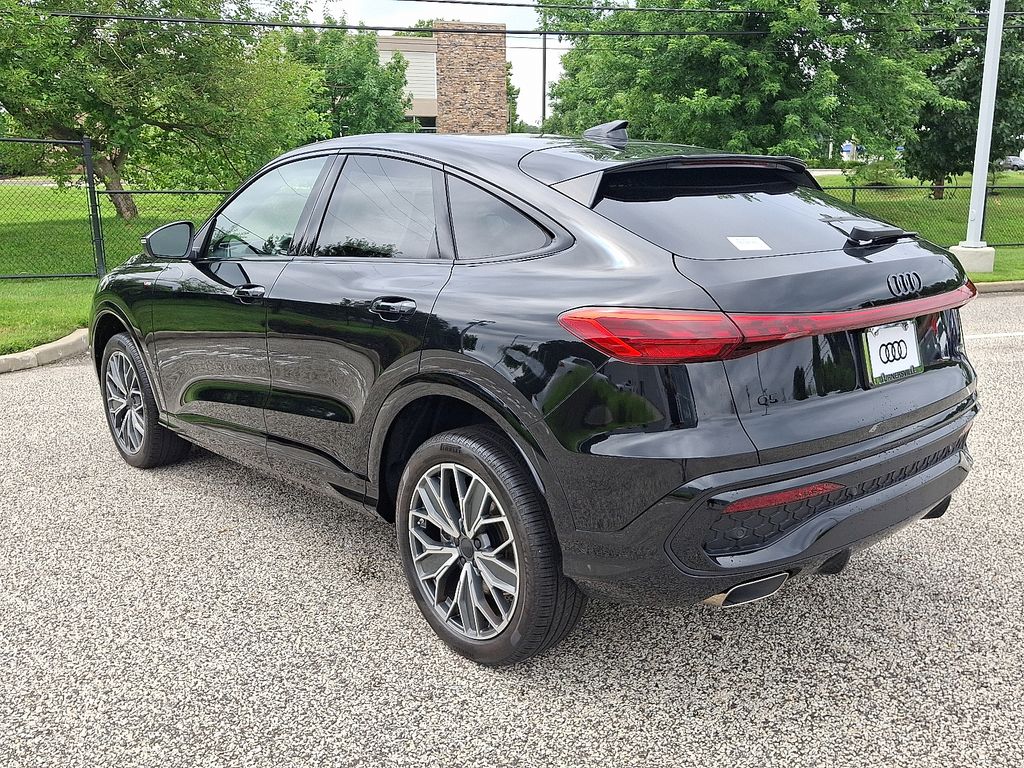 Thumbnail: 2026 Audi Q5 - 3