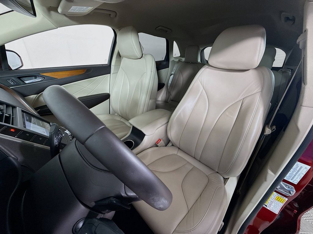 Thumbnail: 2018 Lincoln MKC - 20