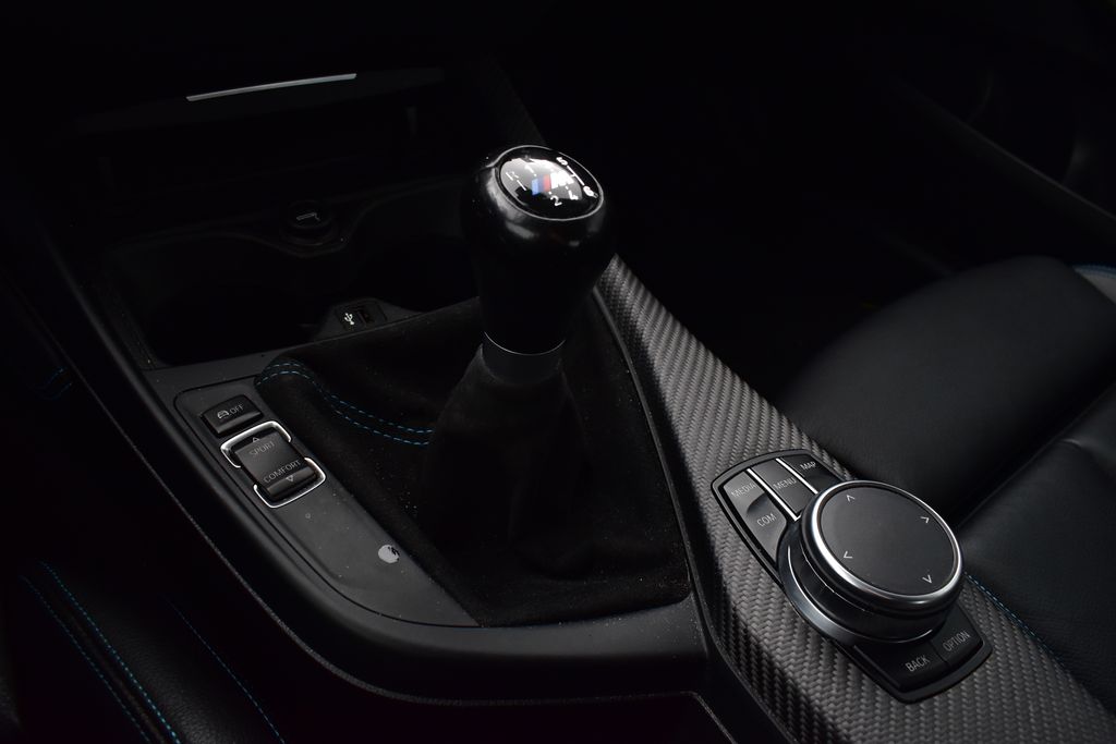 2017 BMW M2  24