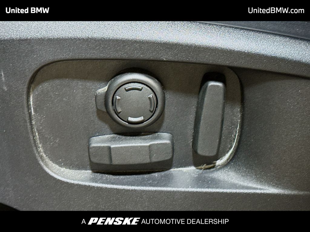 Thumbnail: 2022 Land Rover Defender - 4