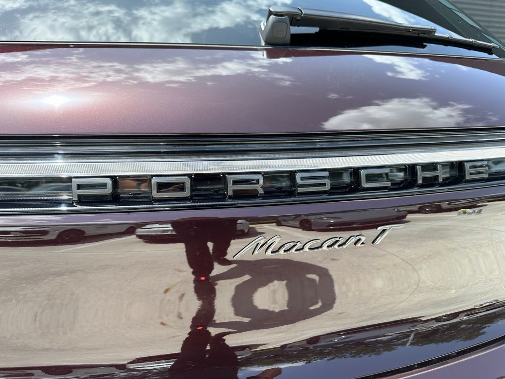 2025 Porsche Macan  12