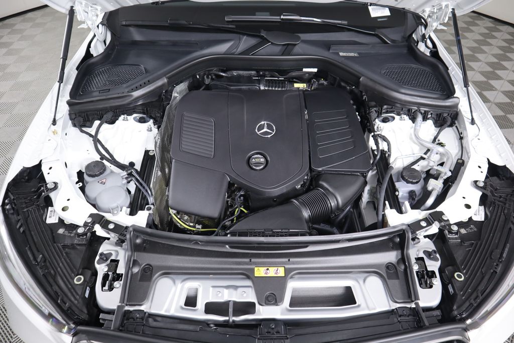 Thumbnail: 2025 Mercedes-Benz GLC - 30