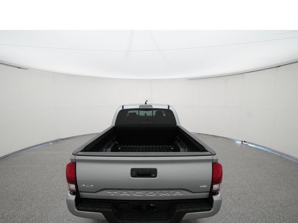 Used 2022 Silver Toyota SR5 image 7