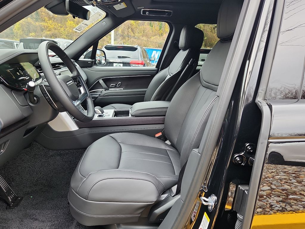 Thumbnail: 2025 Land Rover Range Rover - 6
