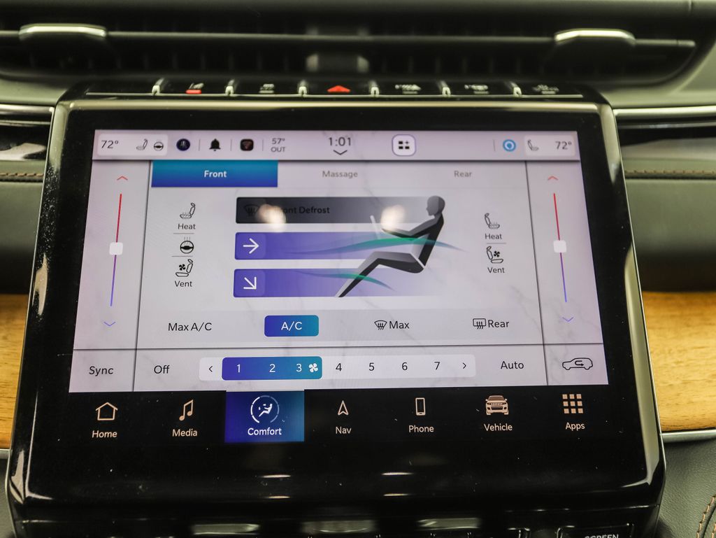 Thumbnail: 2023 Jeep Grand Cherokee L - 18