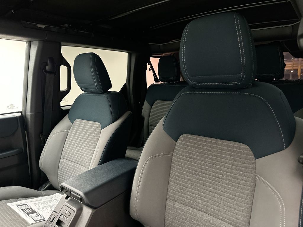 Thumbnail: 2023 Ford Bronco - 10