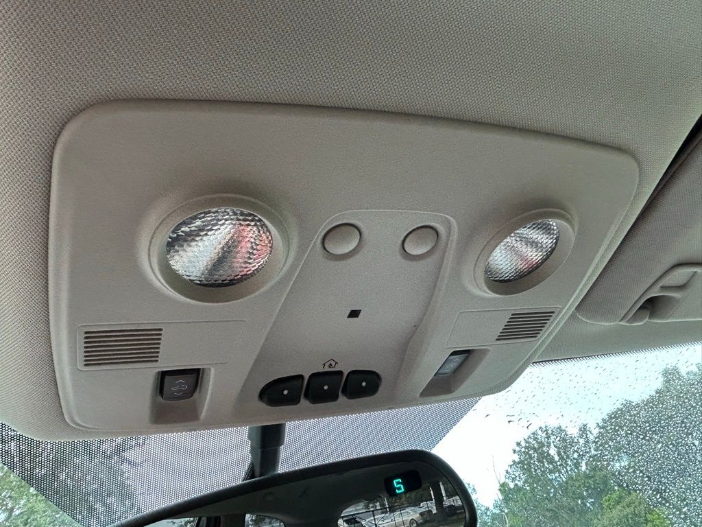 Thumbnail: 2008 Buick Enclave - 28