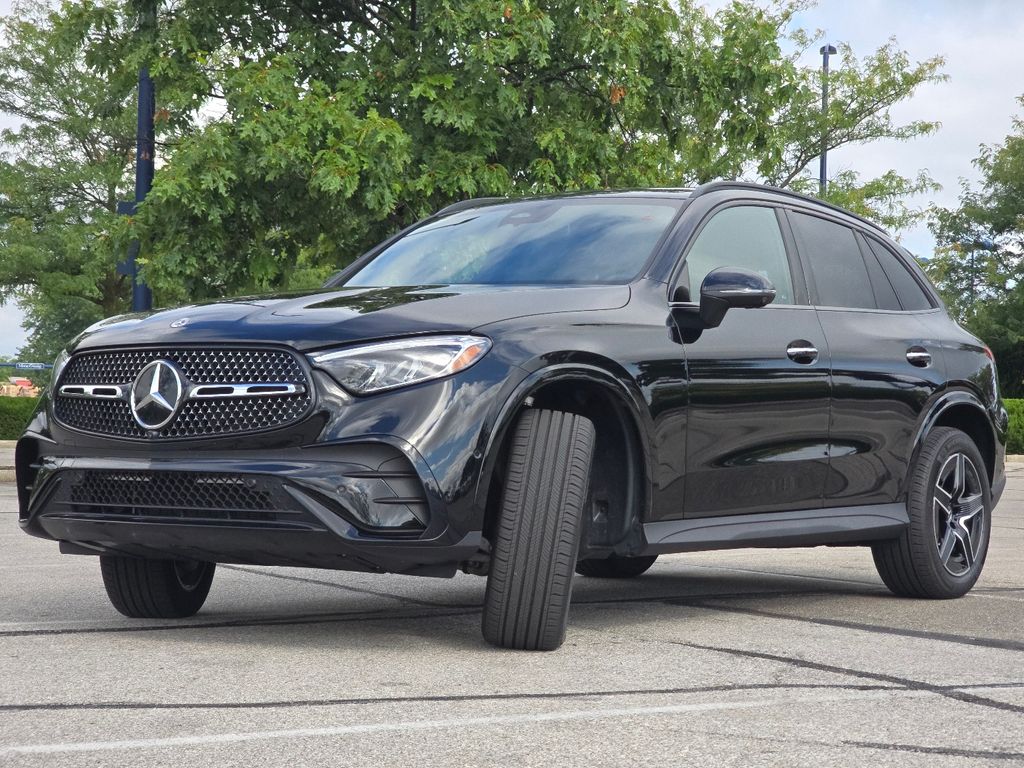 Certified Used 2026 Black Mercedes-Benz GLC 300 image 13