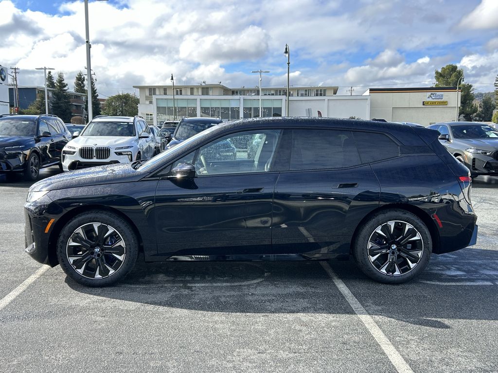 Thumbnail: 2026 BMW iX - 2