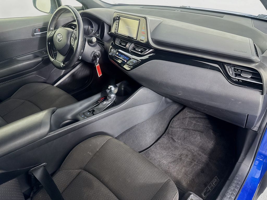 Used Car 2018 Toyota C-hr  Xle For Sale Under $20,000 In Austin, Texas