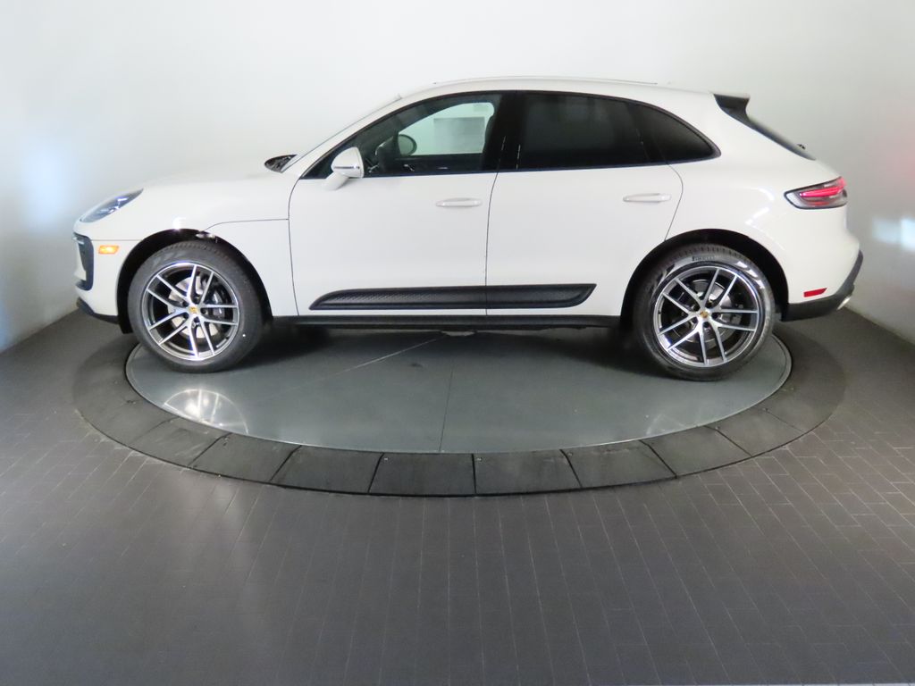 Thumbnail: 2026 Porsche Macan - 2