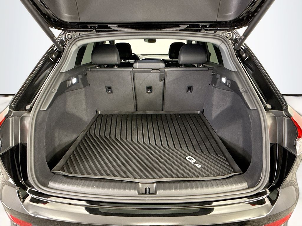 Thumbnail: 2023 Audi Q4 e-tron - 27