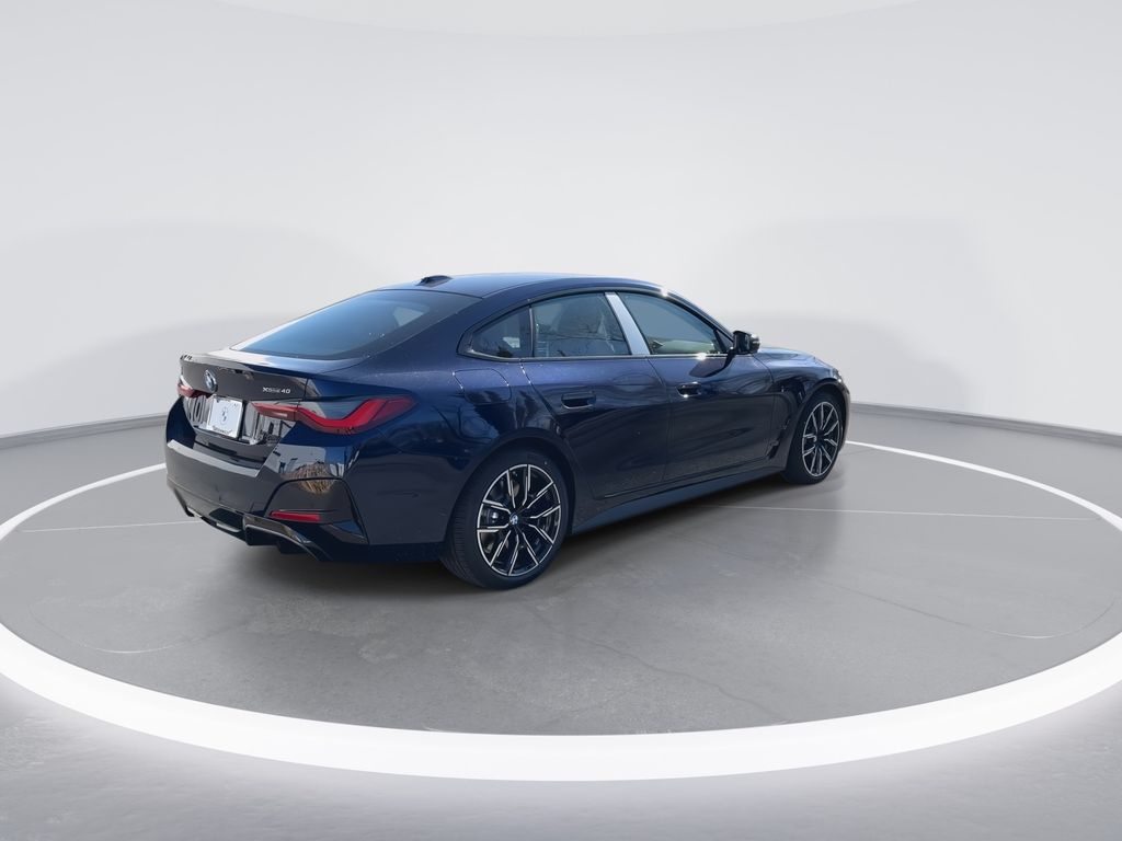 Thumbnail: 2026 BMW i4 - 8