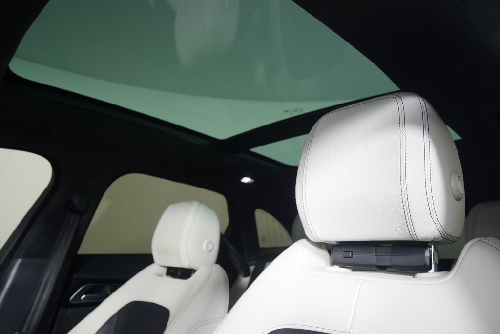 Thumbnail: 2019 Jaguar F-Pace - 12