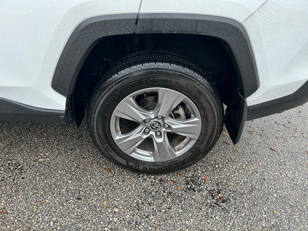 2024 Toyota RAV4 XLE 9
