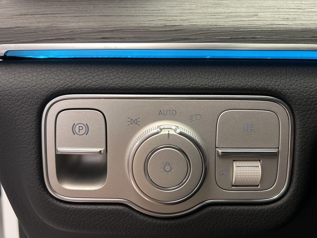 Thumbnail: 2026 Mercedes-Benz GLS - 22