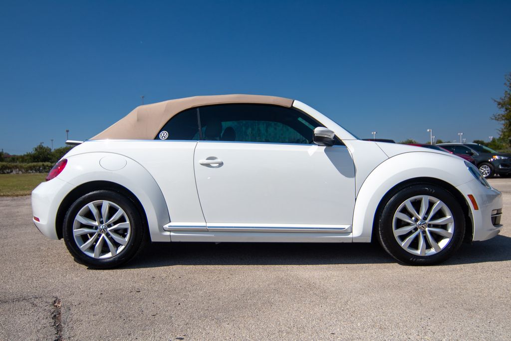 2013 Volkswagen Beetle 2.0 TDI 8