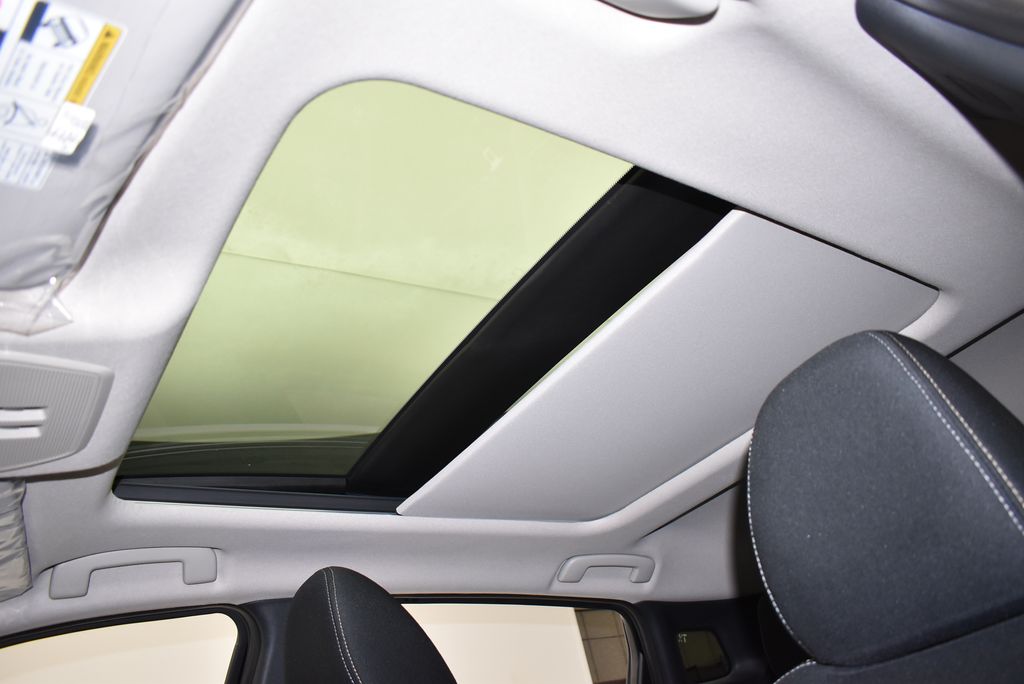 Thumbnail: 2026 Nissan Kicks - 14