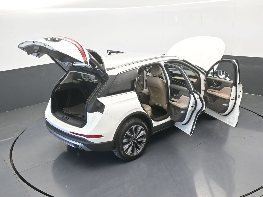 Used 2022 Pristine White Metallic Tri-Coat Lincoln Reserve image 74