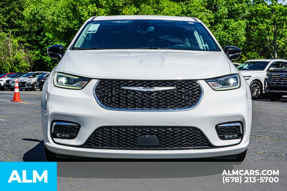 2024 Chrysler Pacifica Touring L photo 9