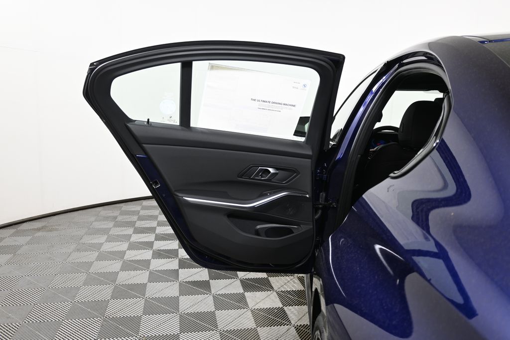 Thumbnail: 2026 BMW 3 Series - 30