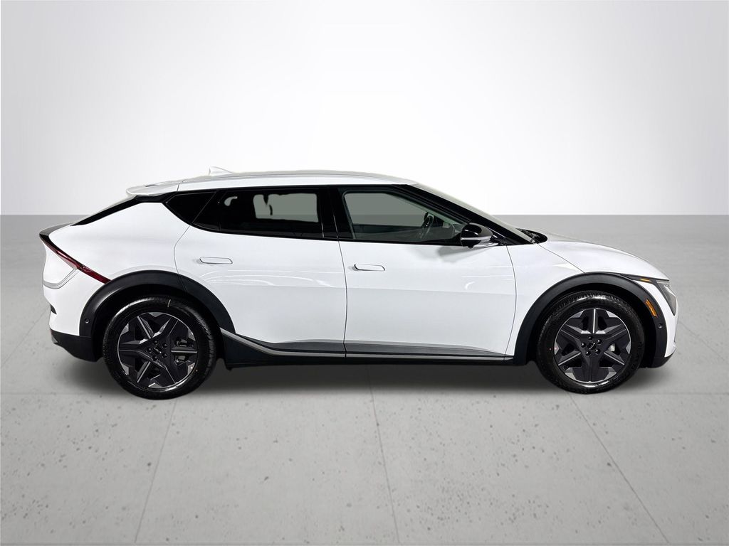 2025 Kia EV6 Light