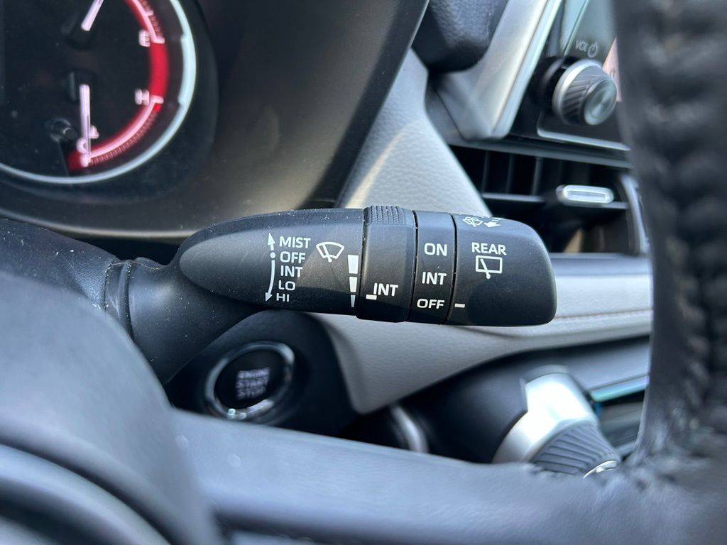 Thumbnail: 2023 Toyota RAV4 - 21