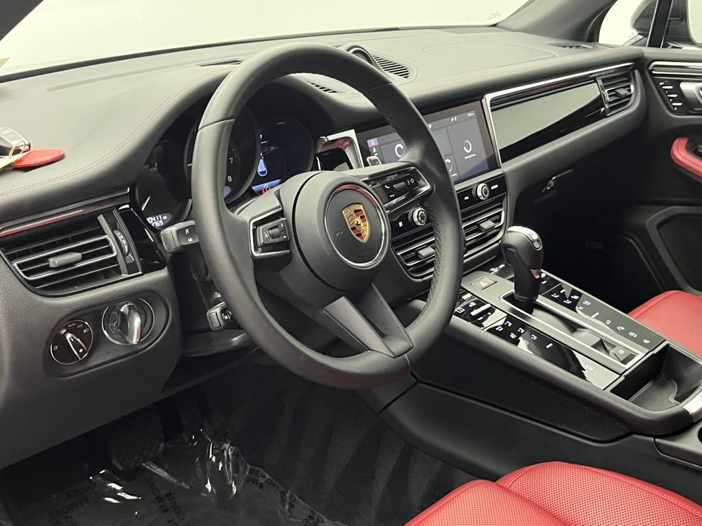 Thumbnail: 2023 Porsche Macan - 4