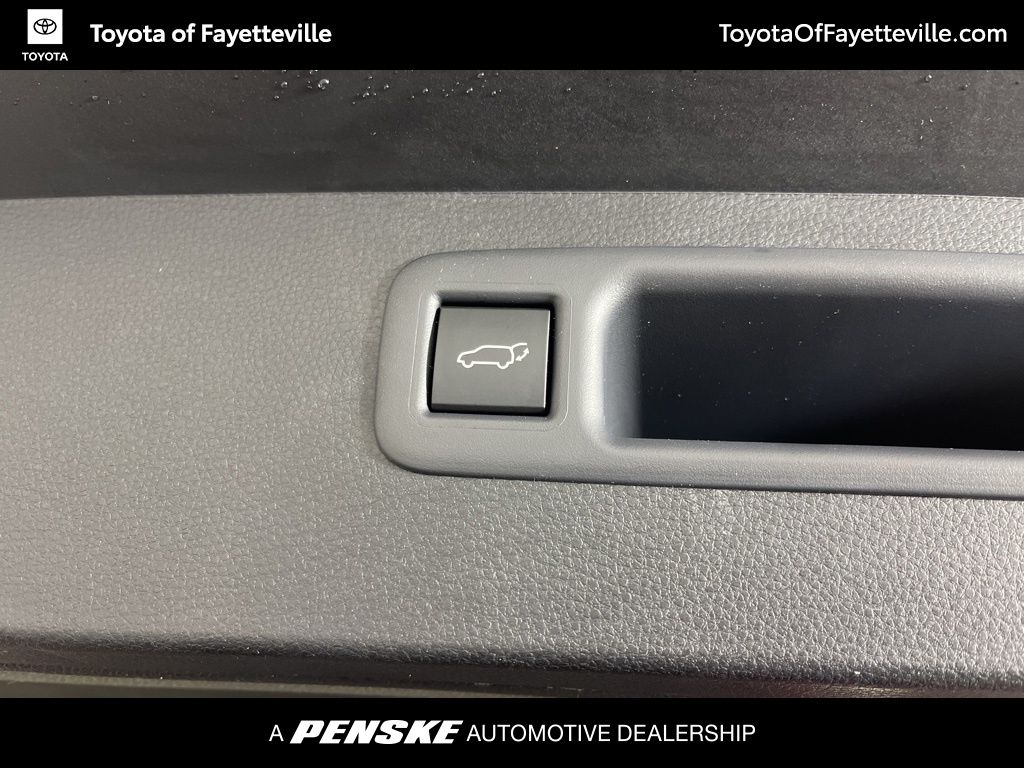 Thumbnail: 2026 Toyota Highlander - 24