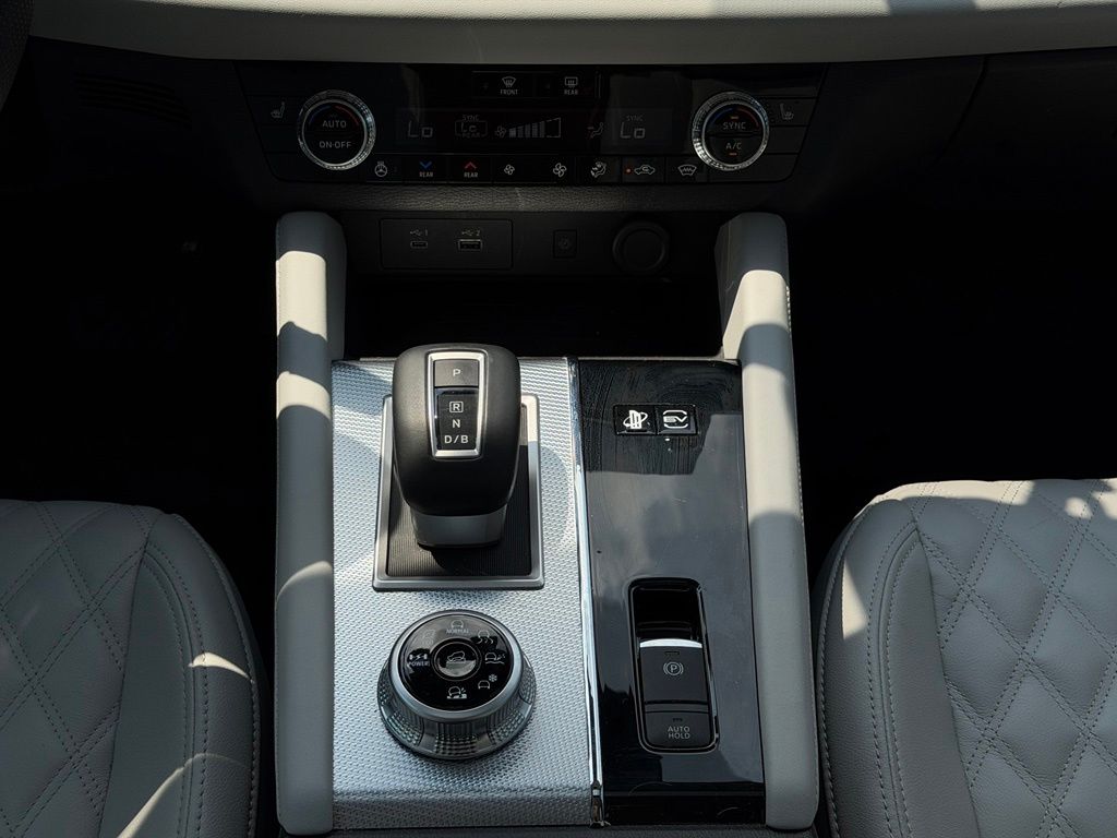 Used 2025 Mitsubishi Outlander PHEV SUV