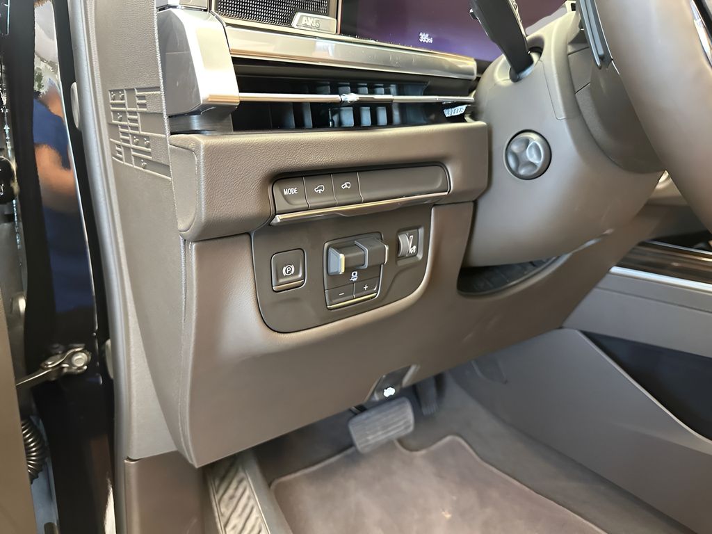 New Car 2025 Cadillac Escalade Esv  Premium For Sale Under $120,000 In Austin, Texas