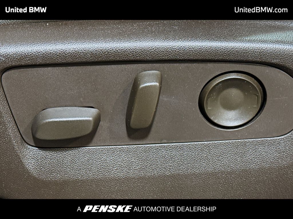 Thumbnail: 2022 Chevrolet Tahoe - 4
