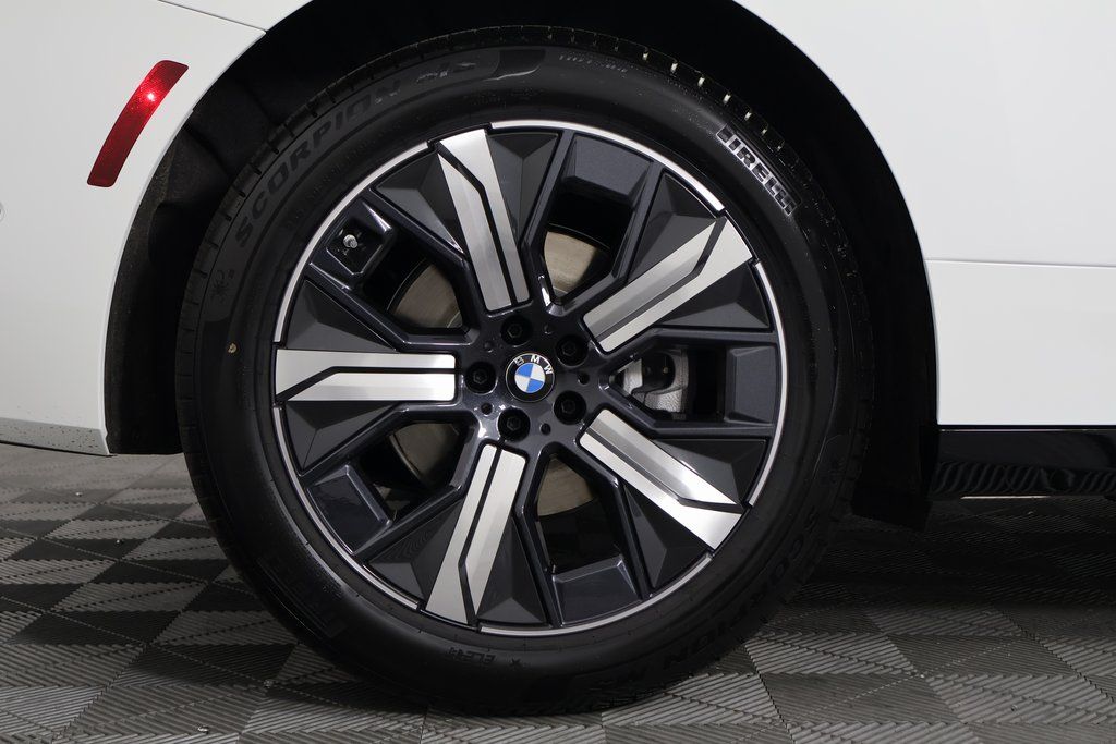 Thumbnail: 2026 BMW iX - 9