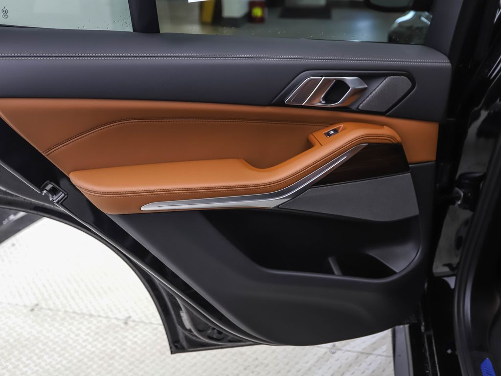 Thumbnail: 2026 BMW X5 - 18