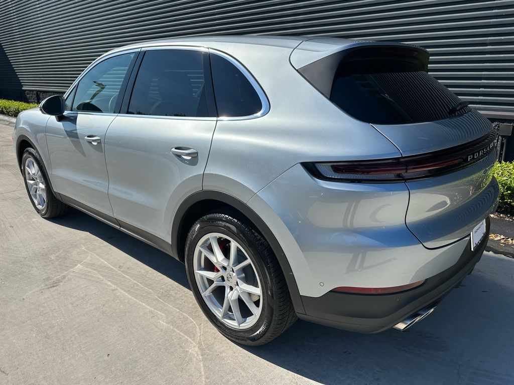 Thumbnail: 2026 Porsche Cayenne - 3