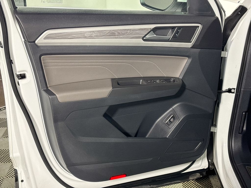 2023 Volkswagen Atlas Cross Sport 2.0T SE w/Technology