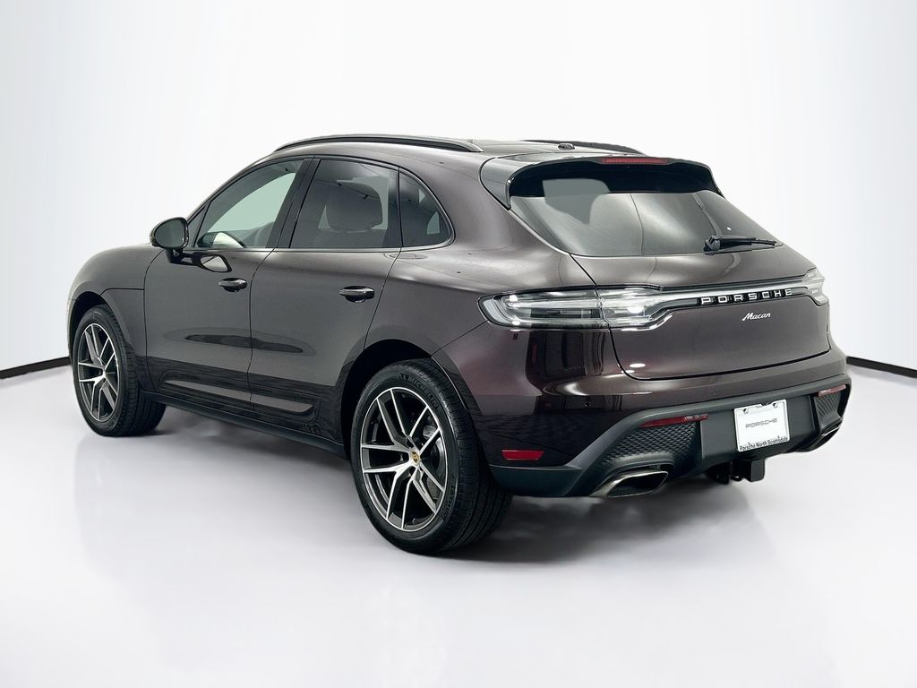 Thumbnail: 2026 Porsche Macan - 3