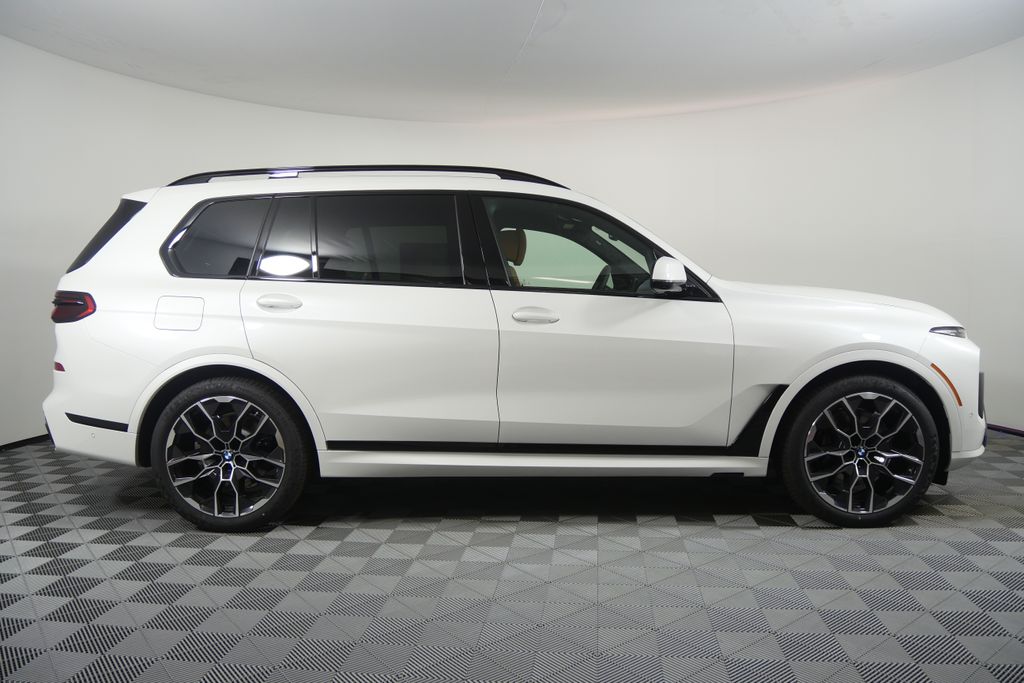 Thumbnail: 2026 BMW X7 - 2