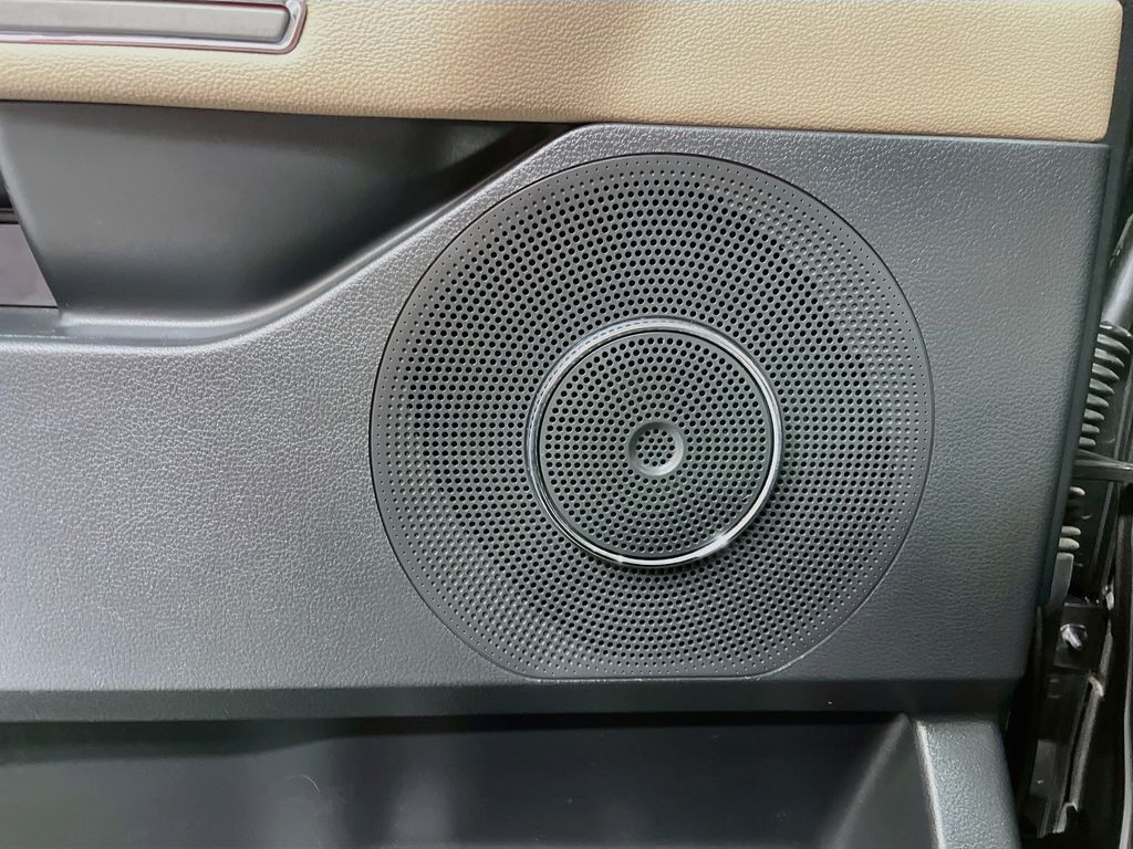 Used 2024 Gray Metallic Ford XLT image 19