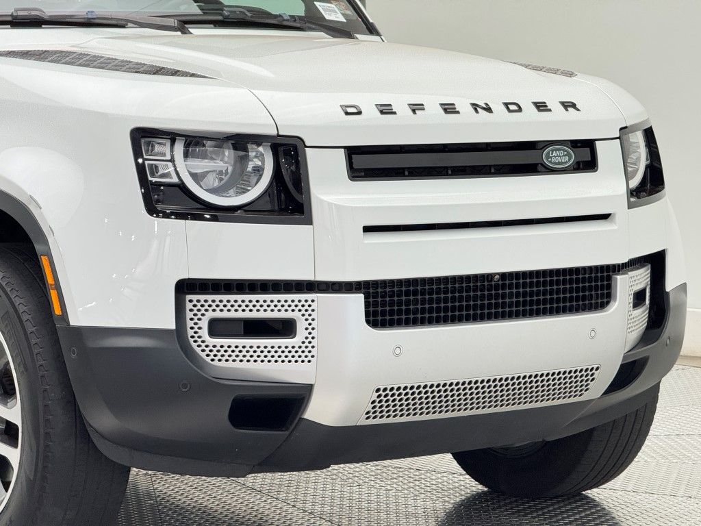 Thumbnail: 2023 Land Rover Defender - 4